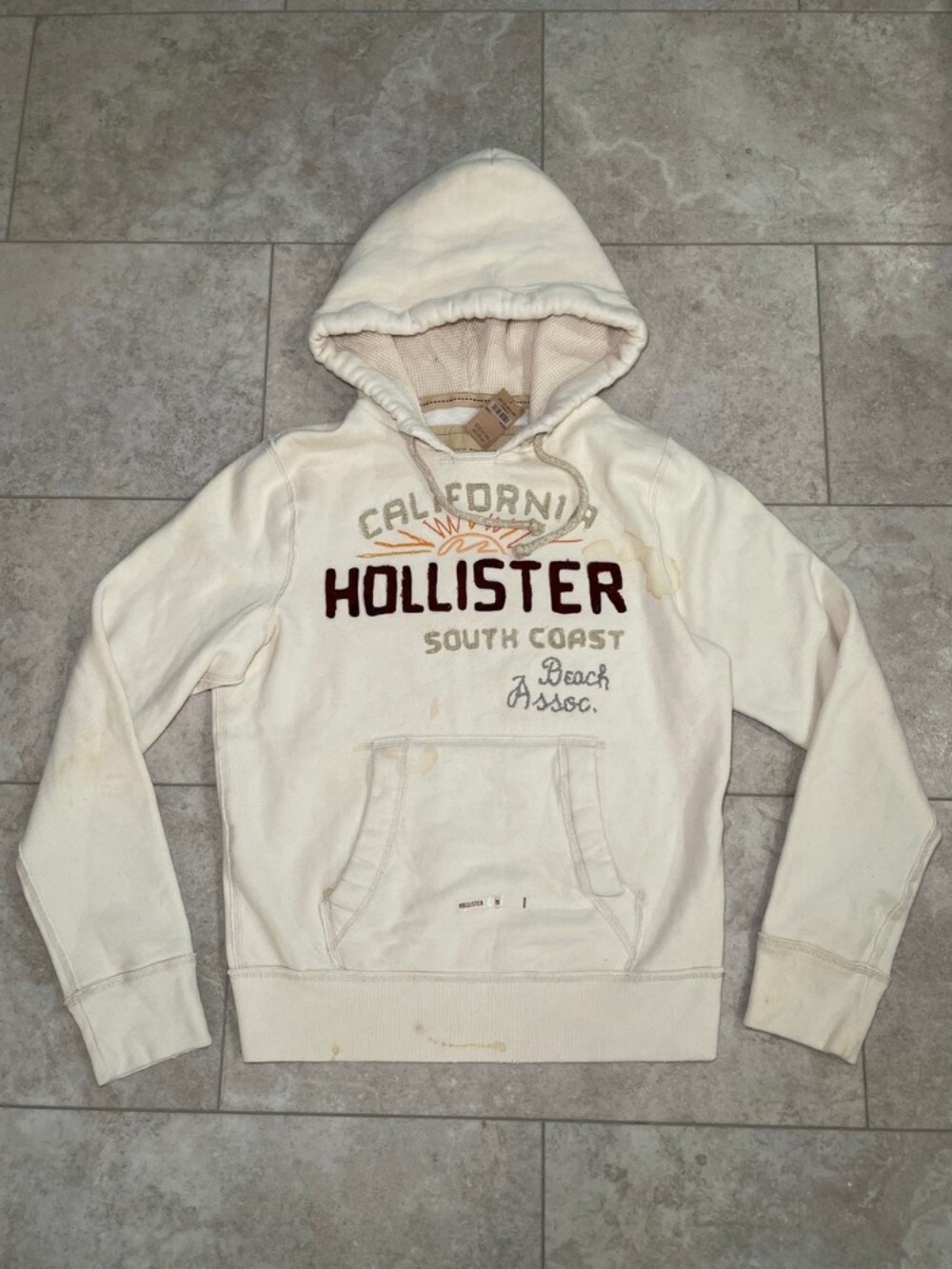 Hollister Men's Cream 'California South Coast' Hooded Sweatshirt